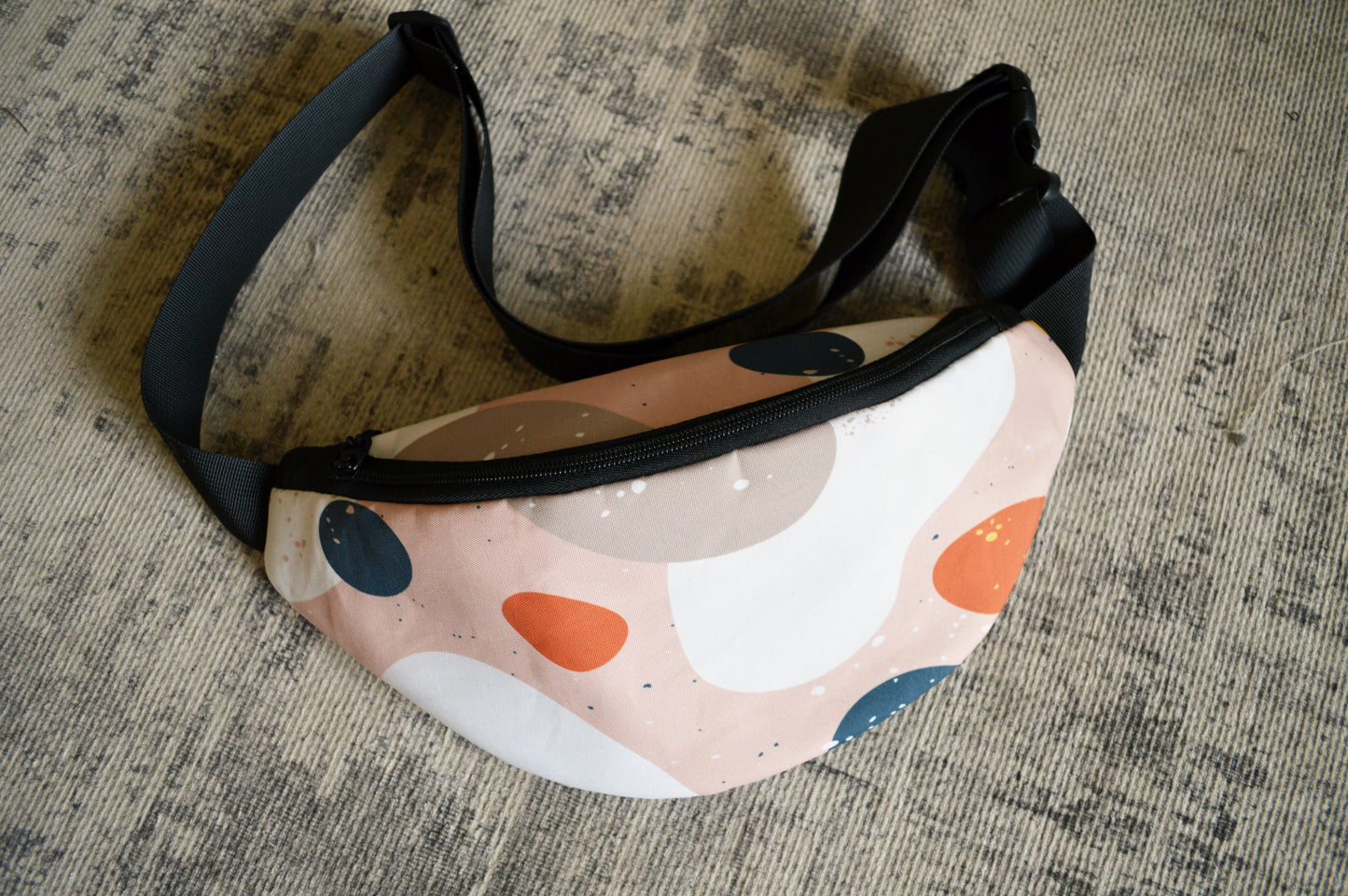 Abstractive Fanny pack
